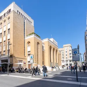 & Elegant Near The Station Bari