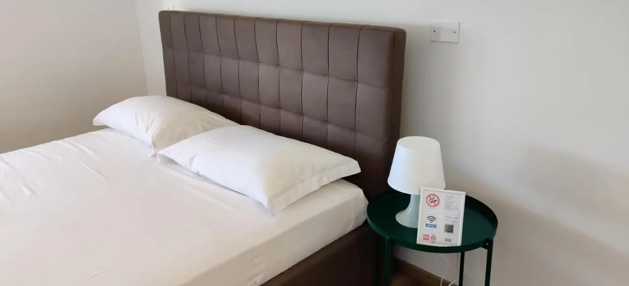 Tourism E Business Superior Rooms Padova Apartment