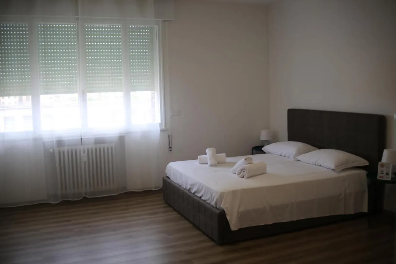 Tourism E Business Superior Rooms Padova 0*,